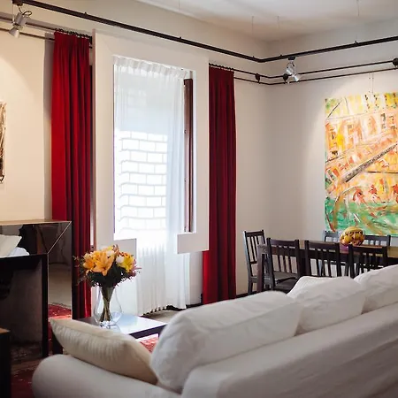 Conti Colosseo Suites